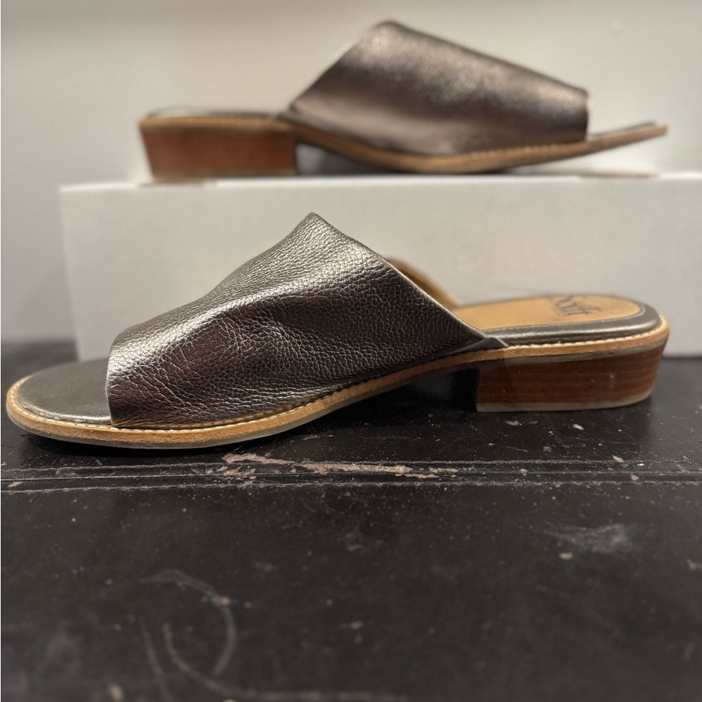 Sofft Metallic Brown Leather Slide Sandals
